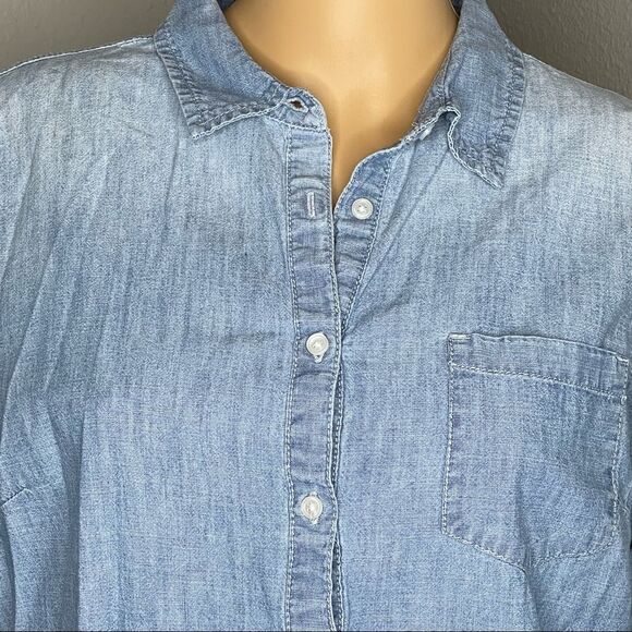 Gap Light Blue Denim Partial Button-down Long Sleeve Boyfriend Cut Shirt Medium - Picture 2 of 10
